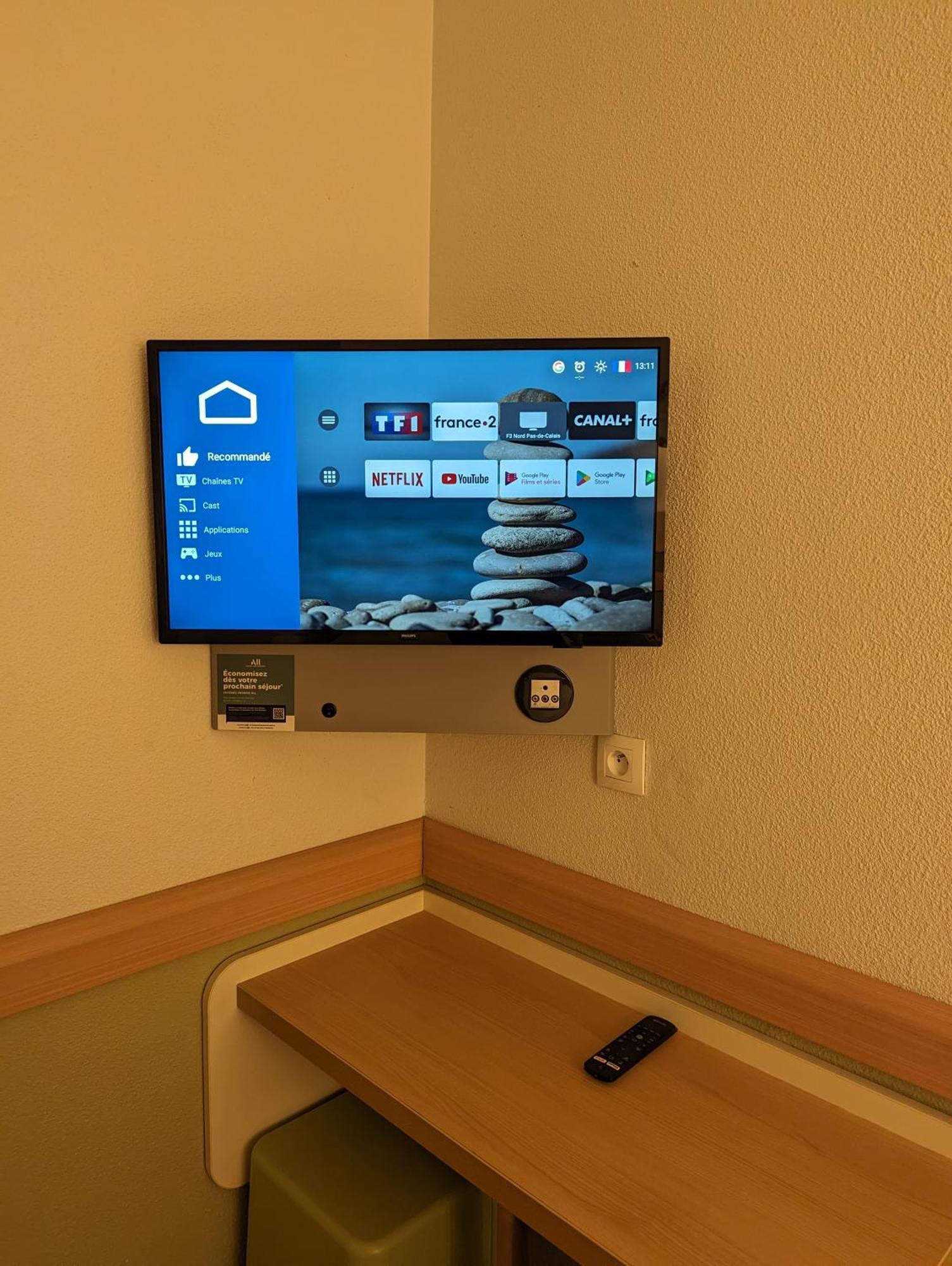 Ibis Budget Saint-Omer Centre Esterno foto
