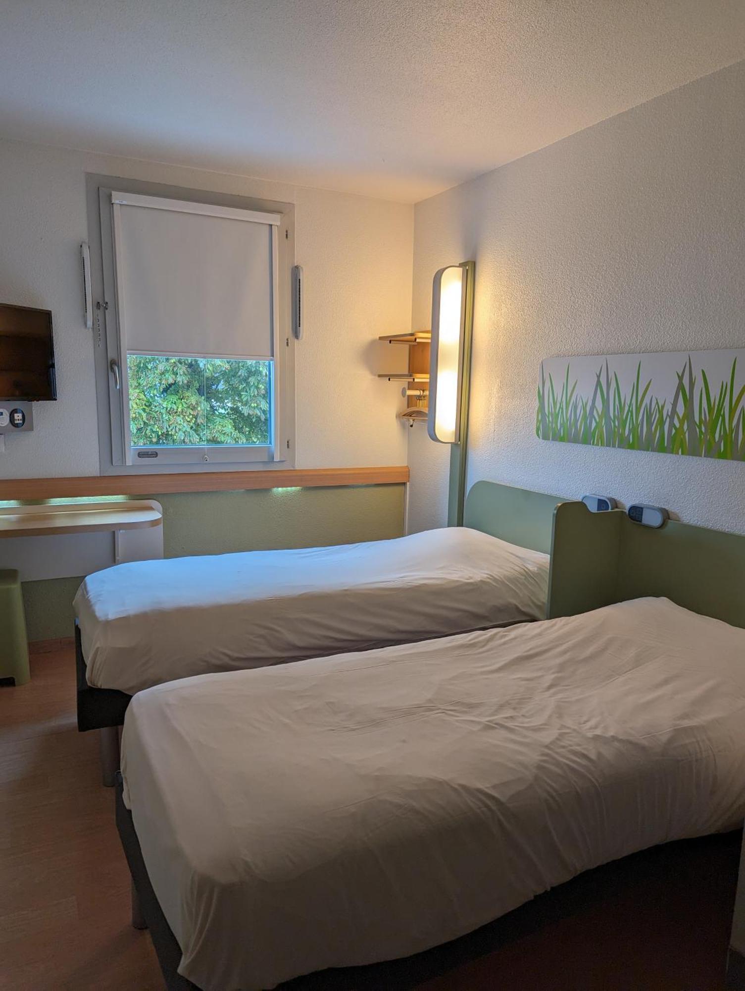 Ibis Budget Saint-Omer Centre Esterno foto