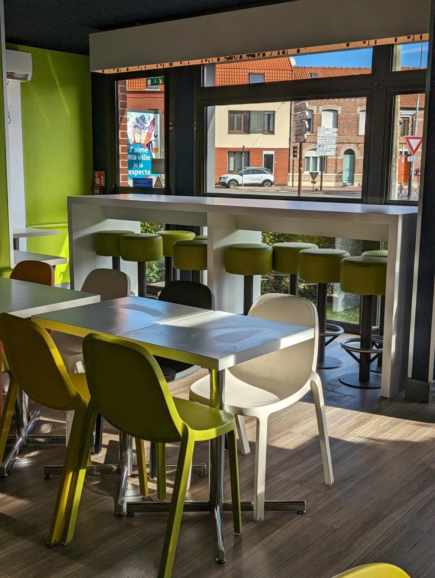 Ibis Budget Saint-Omer Centre Esterno foto