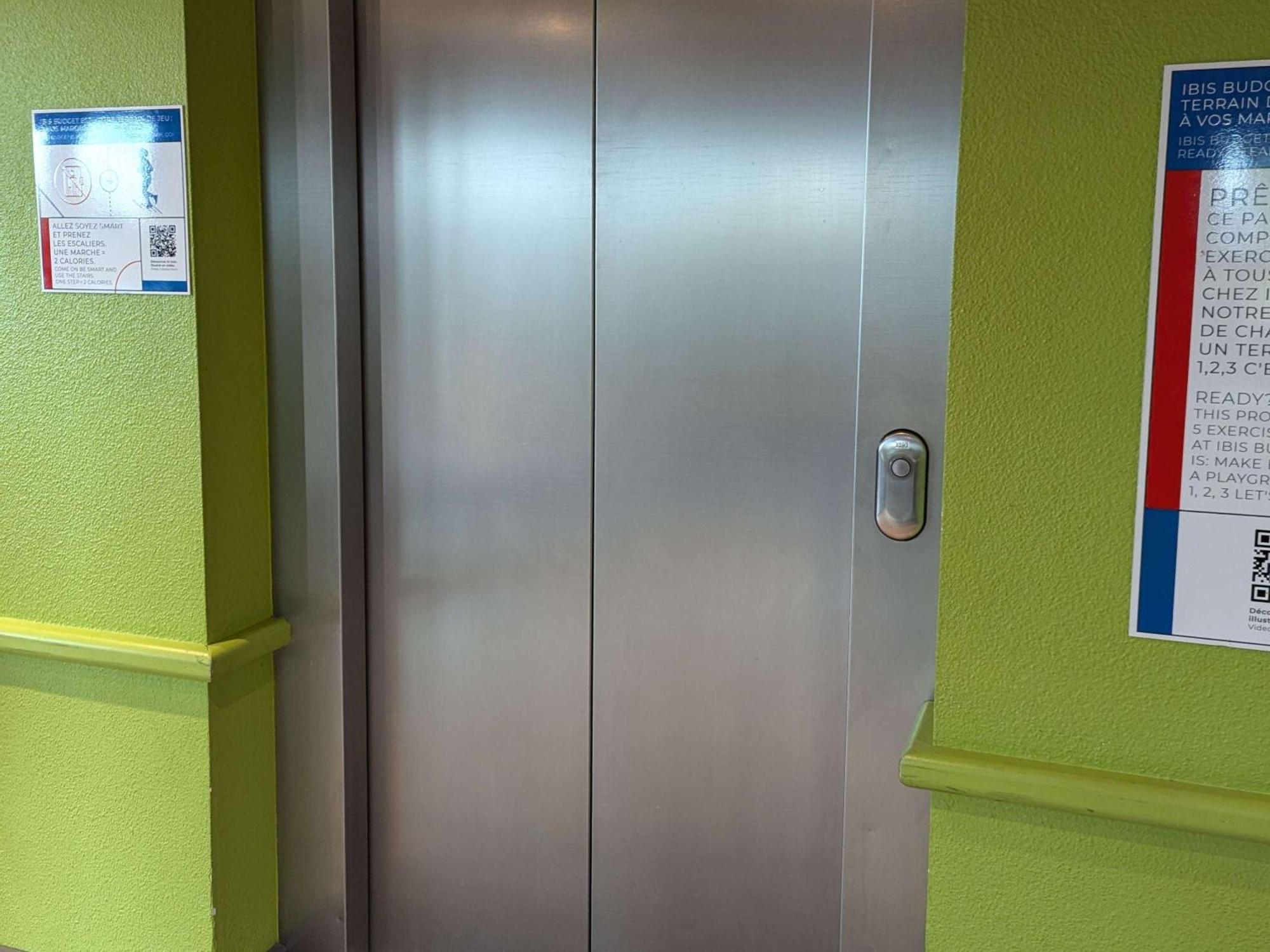 Ibis Budget Saint-Omer Centre Esterno foto