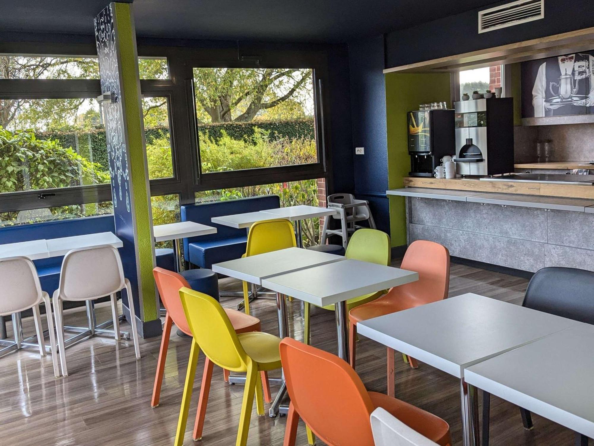 Ibis Budget Saint-Omer Centre Esterno foto