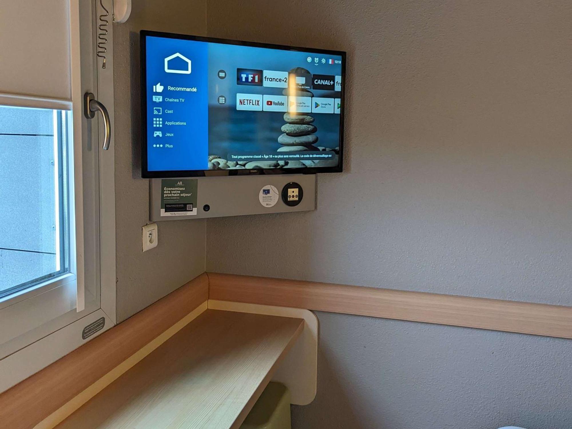 Ibis Budget Saint-Omer Centre Esterno foto