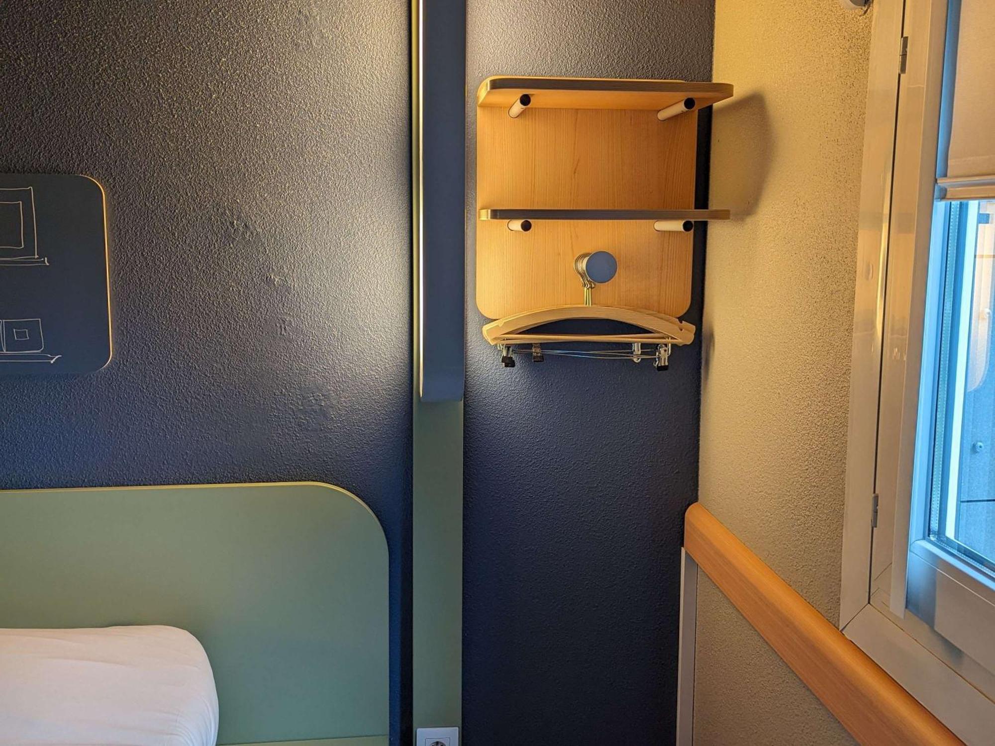 Ibis Budget Saint-Omer Centre Esterno foto