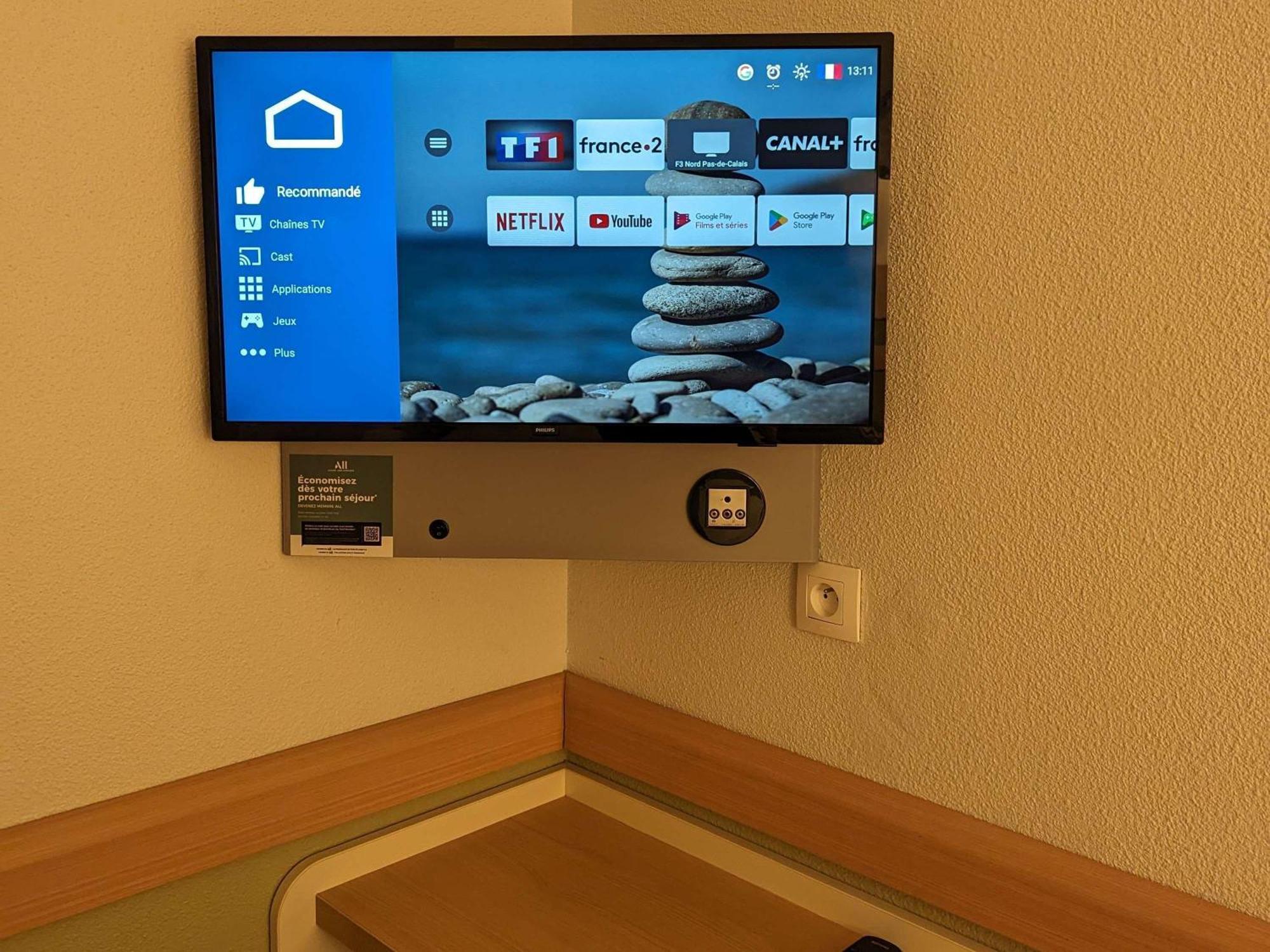 Ibis Budget Saint-Omer Centre Esterno foto