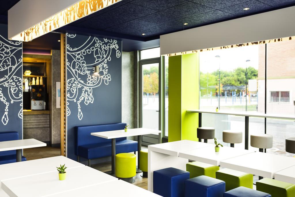 Ibis Budget Saint-Omer Centre Esterno foto