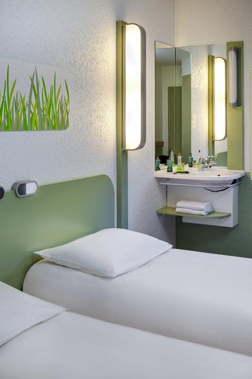 Ibis Budget Saint-Omer Centre Esterno foto